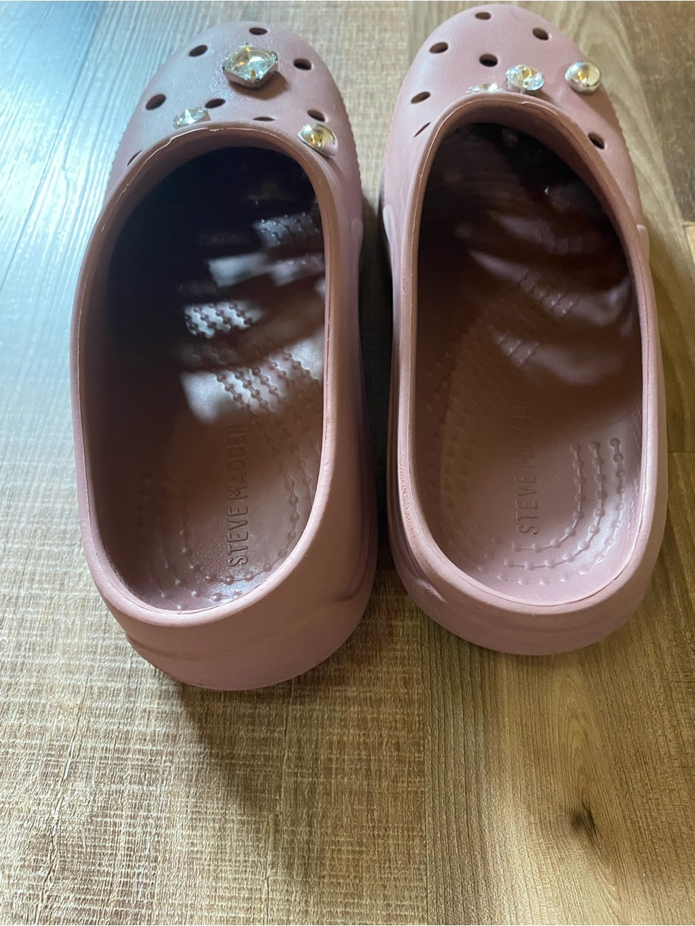 Steve Madden Mauve Clog Mules with Gem Embellishments - Picture 4 of 6